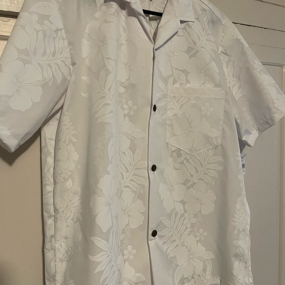 Hilo Hattie Mens white on white Hawaiian wedding shirt
